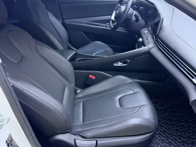 Hyundai Elantra — Фото автомобиля 11