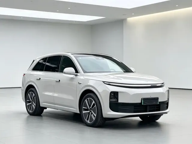 Li Auto L6 — Фото автомобиля 8