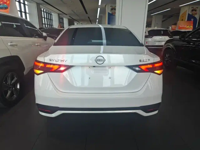 Nissan Sylphy — Фото автомобиля 5