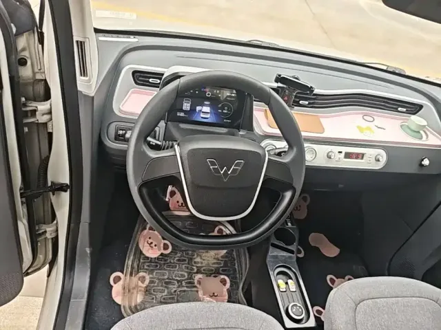 Wuling Hongguang Mini EV — Фото автомобиля 10