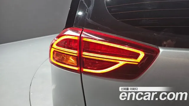 Kia Niro — Фото автомобиля 8