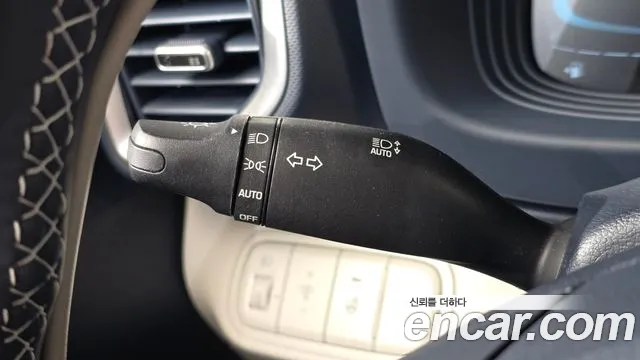 Hyundai Venue — Фото автомобиля 27