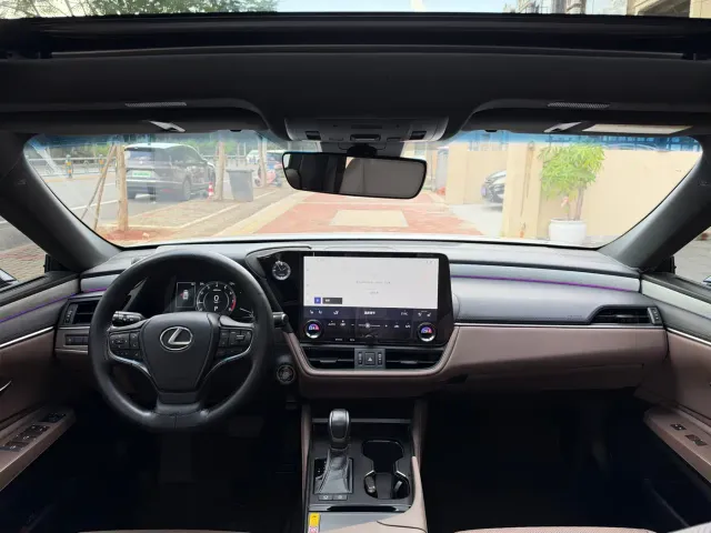 Lexus ES — Фото автомобиля 5