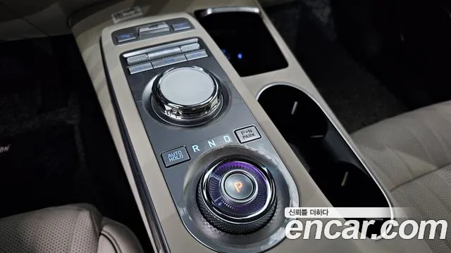 Genesis GV70 — Фото автомобиля 9
