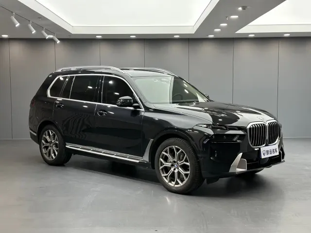 BMW X7 — Фото автомобиля 3