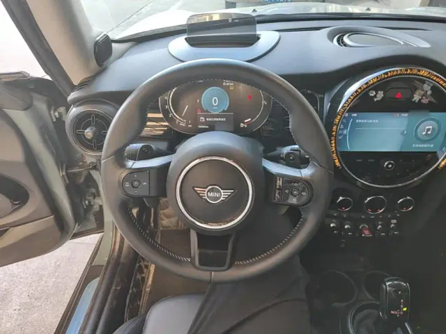 MINI Hatch — Фото автомобиля 10