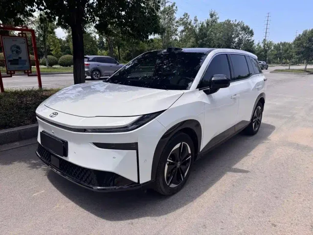 Фотография автомобиля — Toyota BoZhi 3X