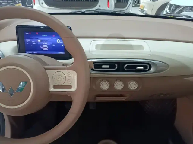 Wuling Hongguang Mini EV — Фото автомобиля 12