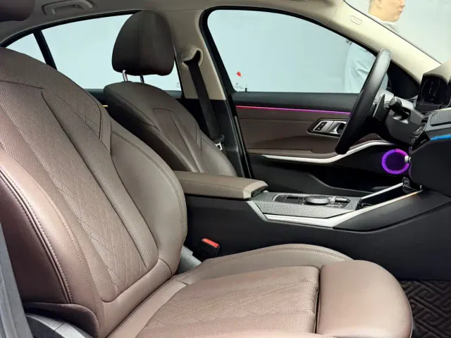 BMW 3 Series — Фото автомобиля 12