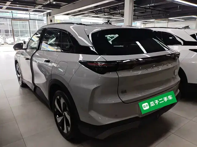 Arcfox Alpha T5 — Фото автомобиля 4