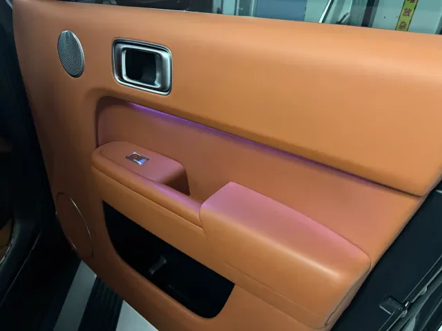 Li Auto L8 — Фото автомобиля 6