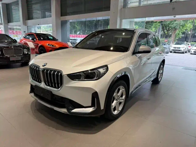 Фотография автомобиля — BMW X1