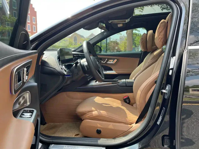 Mercedes-Benz E-Class — Фото автомобиля 19