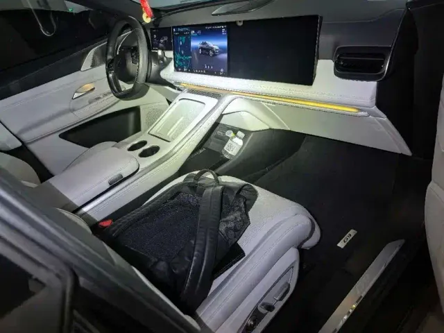 Xpeng G9 — Фото автомобиля 6