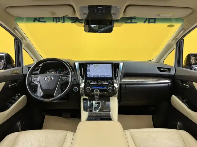 Toyota Vellfire — Фото автомобиля 13