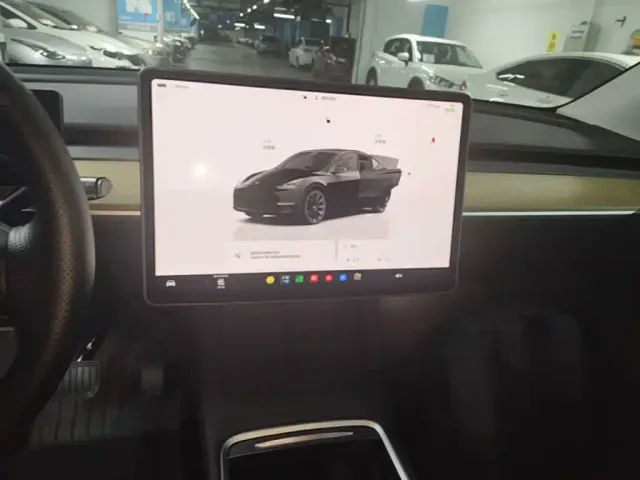 Tesla Model Y — Фото автомобиля 12
