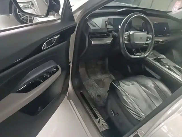 Changan Z6 — Фото автомобиля 15