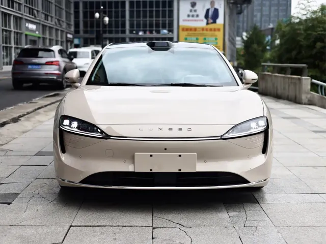 Luxeed S7 — Фото автомобиля 2