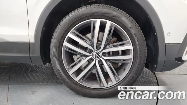 Volkswagen Tiguan — Фото автомобиля 21