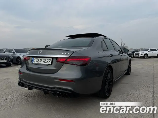 Mercedes-Benz E-Class — Фото автомобиля 5