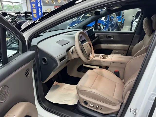 Li Auto i6 — Фото автомобиля 4