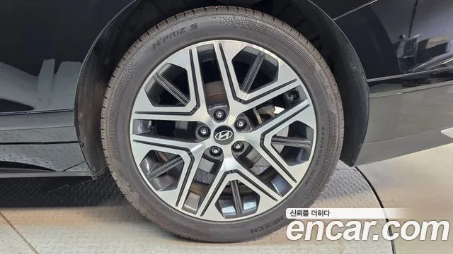 Hyundai Grandeur GN7 — Фото автомобиля 6