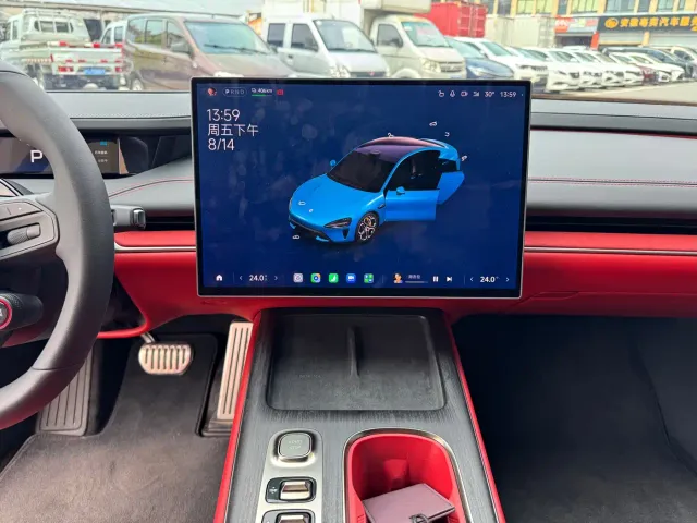 Xiaomi SU7 — Фото автомобиля 9