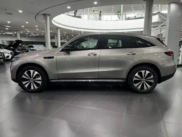 Mercedes-Benz EQC — Фото автомобиля 2