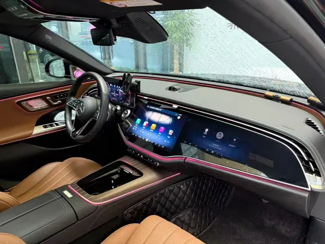 Mercedes-Benz E-Class — Фото автомобиля 11