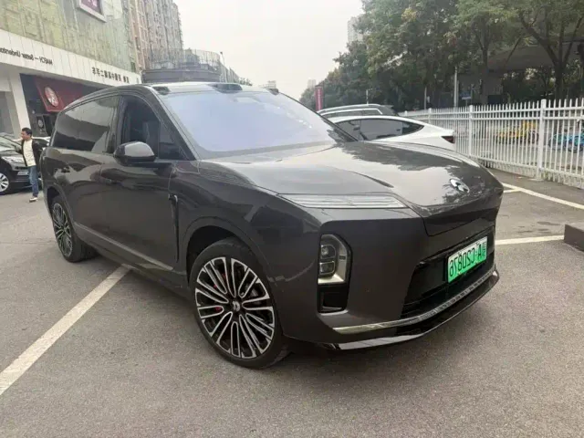 Nio ES8 — Фото автомобиля 2