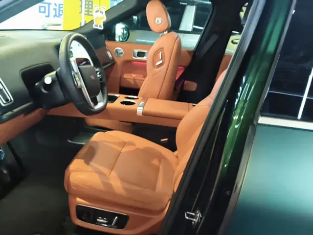 Li Auto L9 — Фото автомобиля 14