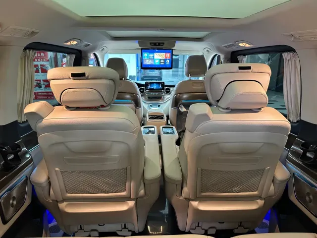 Mercedes-Benz V-Class — Фото автомобиля 29