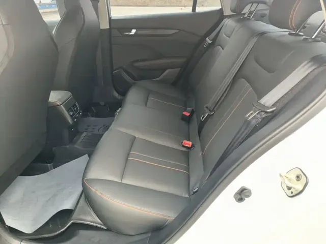 Dongfeng Yixuan — Фото автомобиля 16