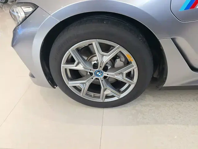 BMW i3 — Фото автомобиля 22