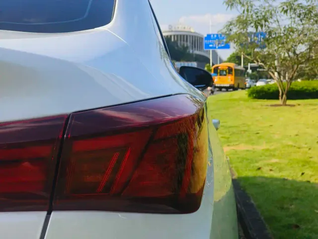 Changan Eado — Фото автомобиля 3