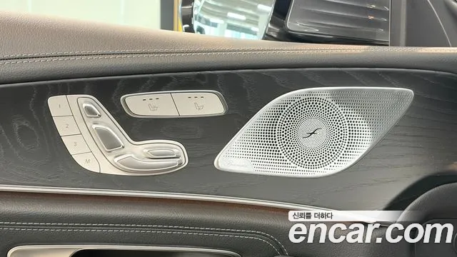 Mercedes-Benz CLS-Class — Фото автомобиля 14