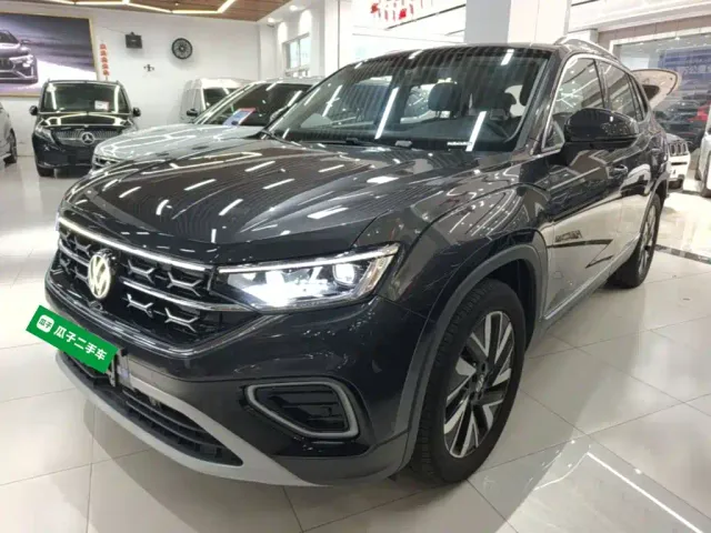 Фотография автомобиля — Volkswagen Tayron