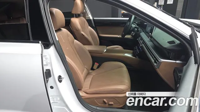 Hyundai Grandeur Grandeur (GN7) 2.5 Бензин 2WD — Фото автомобиля 26
