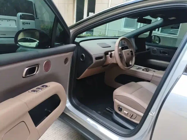 Li Auto i6 — Фото автомобиля 15