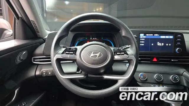 Hyundai Avante CN7 — Фото автомобиля 19