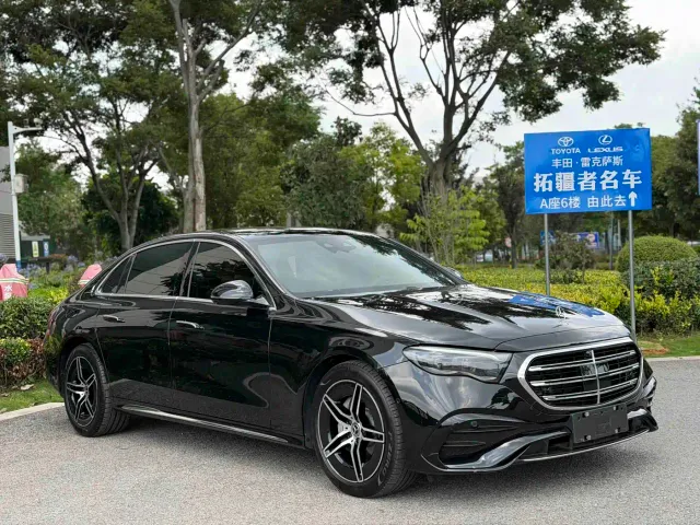 Mercedes-Benz E-Class — Фото автомобиля 3