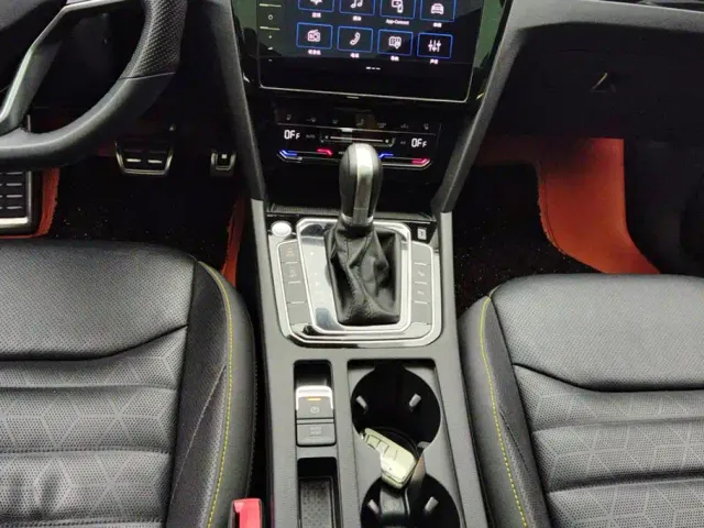 Volkswagen FAW-Volkswagen CC 2024 380TSI Eye-catching Edition — Фото автомобиля 16