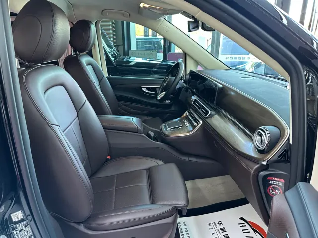 Mercedes-Benz V-Class — Фото автомобиля 9