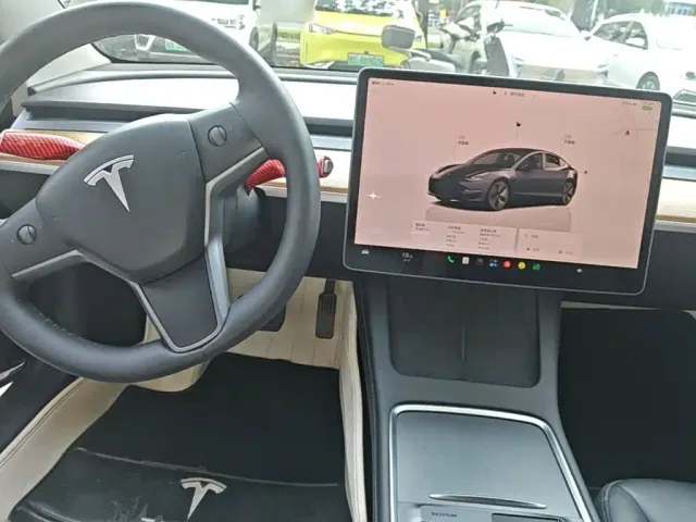 Tesla Model 3 — Фото автомобиля 9