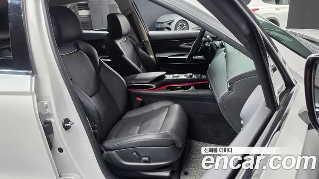 Genesis GV70 — Фото автомобиля 10