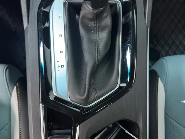 Geely Emgrand S — Фото автомобиля 14