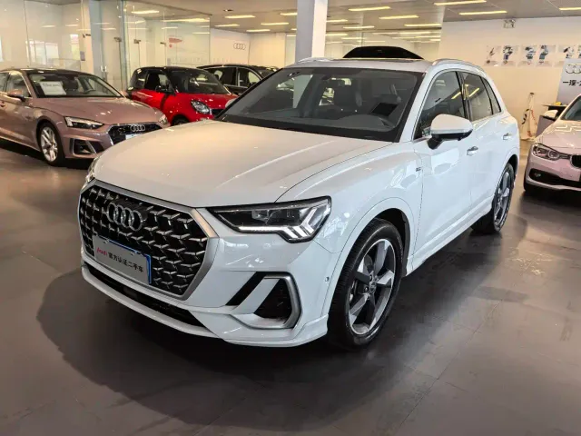 Фотография автомобиля — Audi Q3