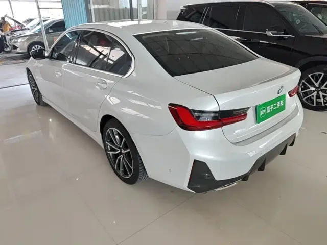 BMW 3 Series — Фото автомобиля 4
