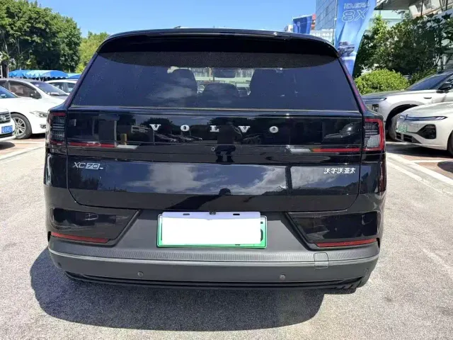 Volvo XC70 Plug-in Hybrid — Фото автомобиля 8