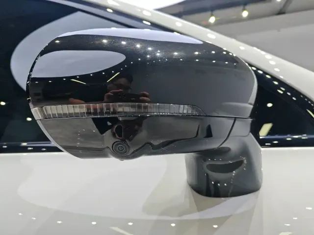 Leapmotor C10 — Фото автомобиля 8